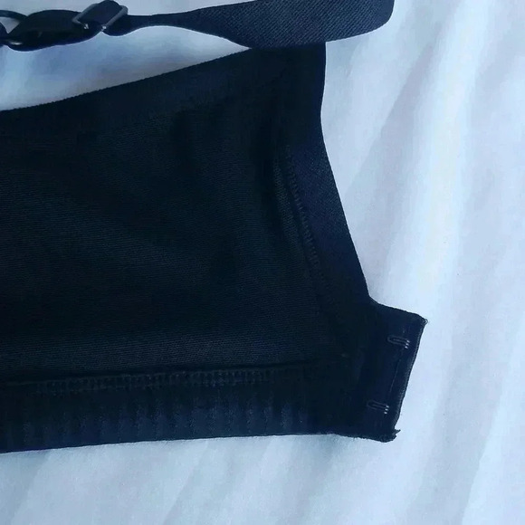 Mark & Spencer Black 40C lightly lined Bra - Picture 9 of 9